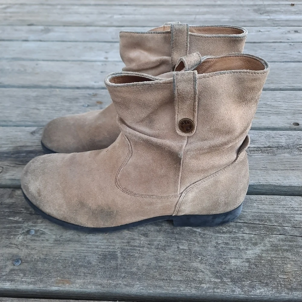 Birkenstock Sarnia beige suede leather slouch ankle boots size 9-9.5/EU 40